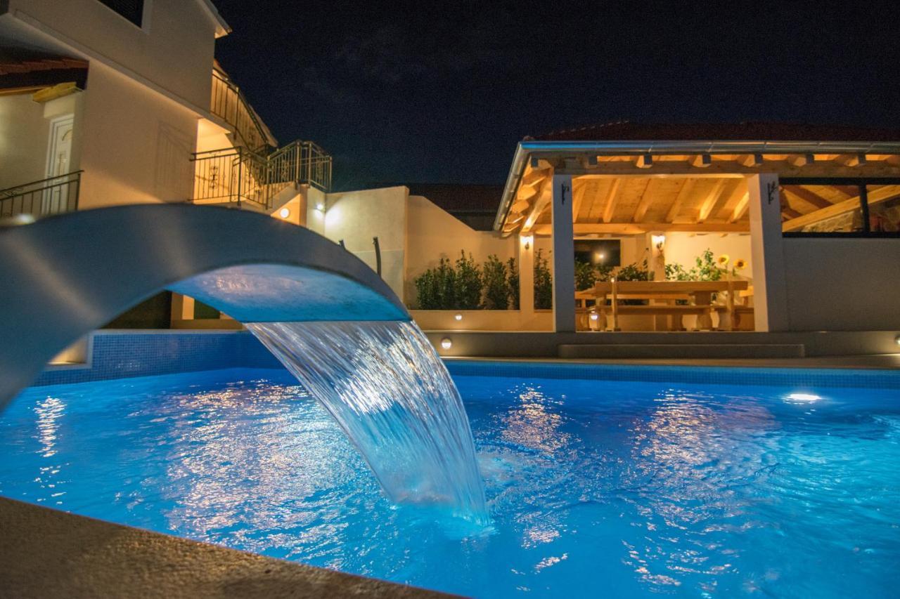 Villa Milena Kostanje Esterno foto